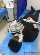 白癜风光治疗就行了吗?来看看你